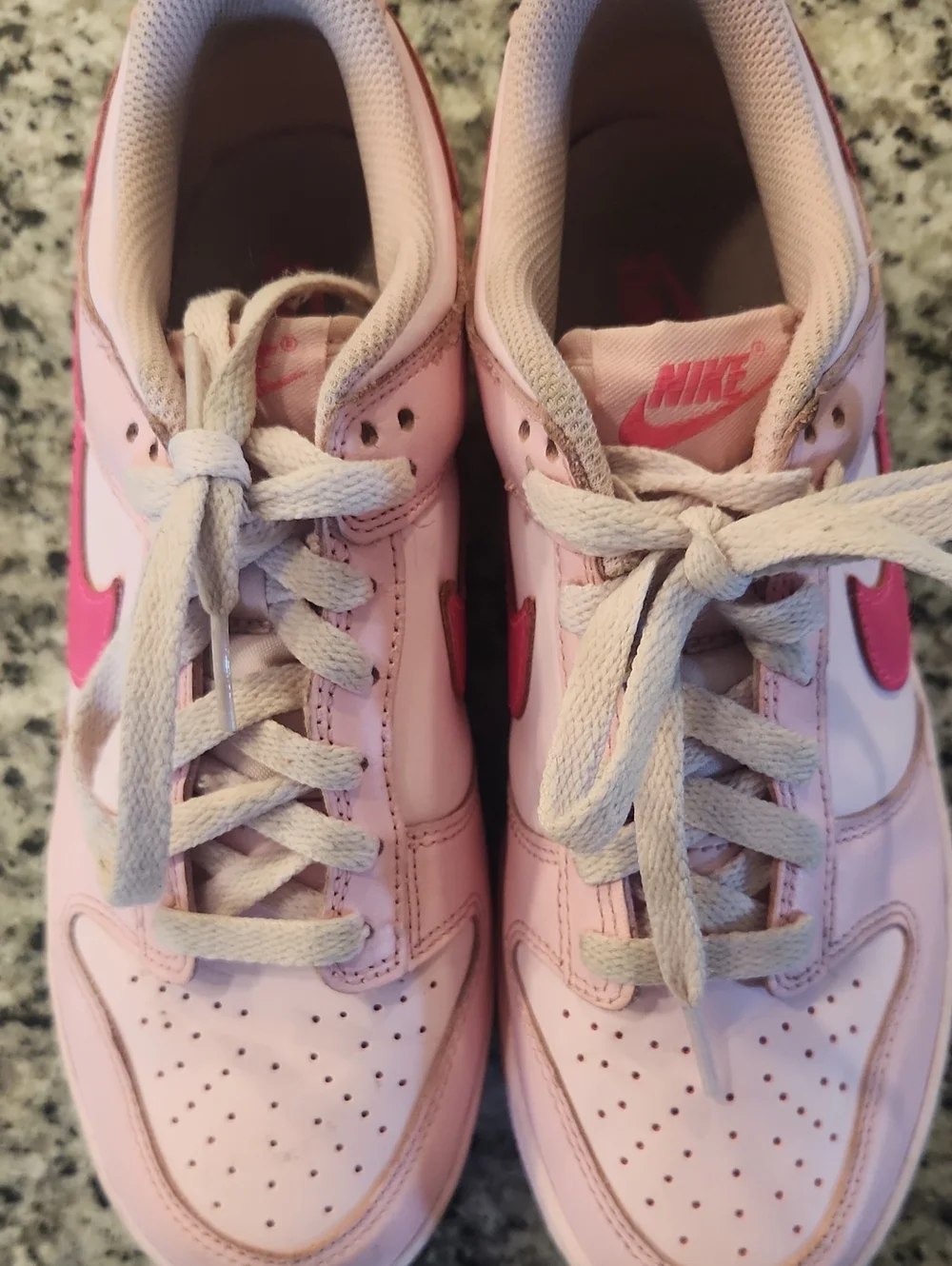 Nike Dunks Triple Pink Sneakers